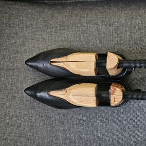 Bueno Black Pointed Toe Flats